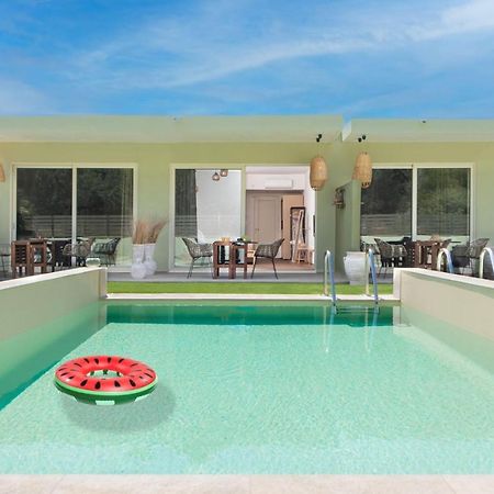 Theros Suites ฮารากิ ภายนอก รูปภาพ