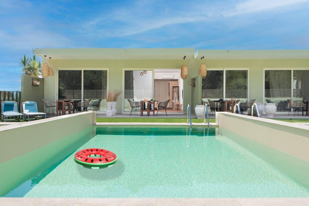 Theros Suites ฮารากิ ภายนอก รูปภาพ
