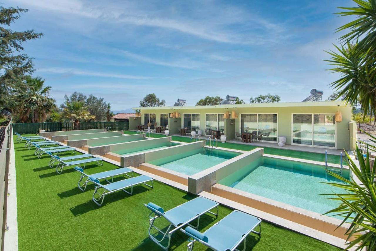 Theros Suites ฮารากิ ภายนอก รูปภาพ
